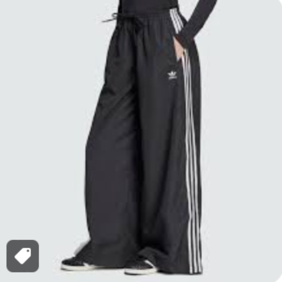 NWT ADIDAS AdiColor Firebird Black Oversized Track Pants L - Picture 3 of 10
